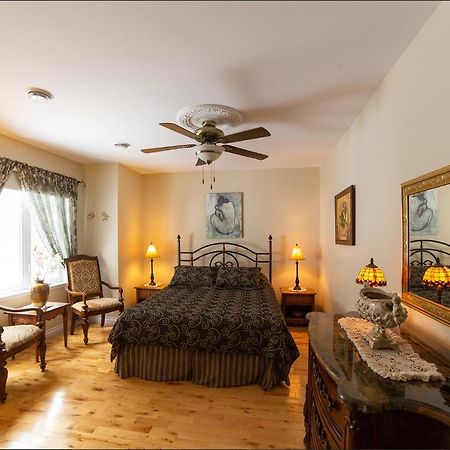 Au Coeur De Saint-Sauveur B&B 외부 사진