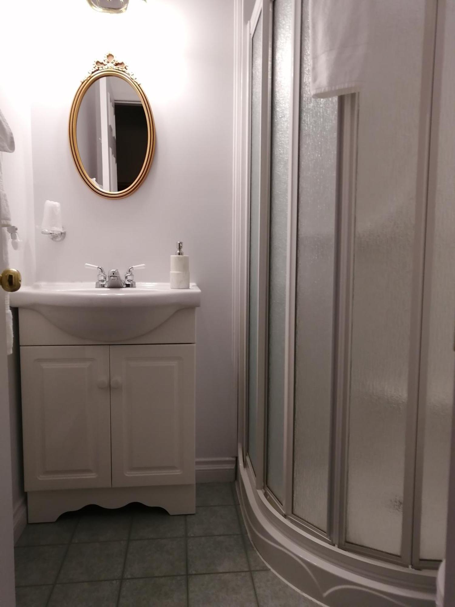 Au Coeur De Saint-Sauveur B&B 객실 사진